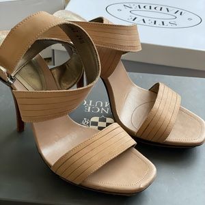 Cute shoes in great condition.